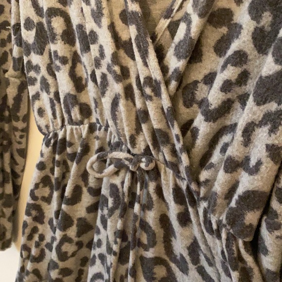 Snow leopard dress - Picture 3 of 3